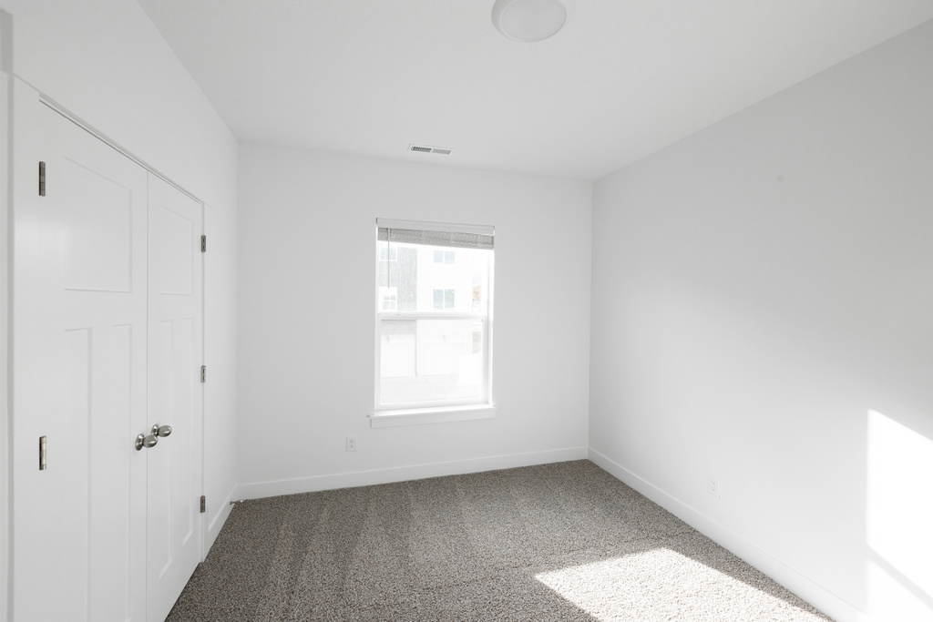 12778 S PINNACLE PEAK LN #F204 Herriman, UT 84096