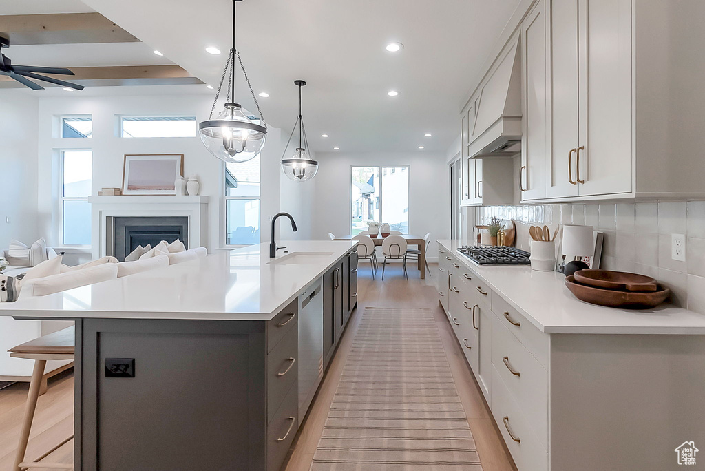 581 W SUMMERHILL LN Centerville, UT 84014