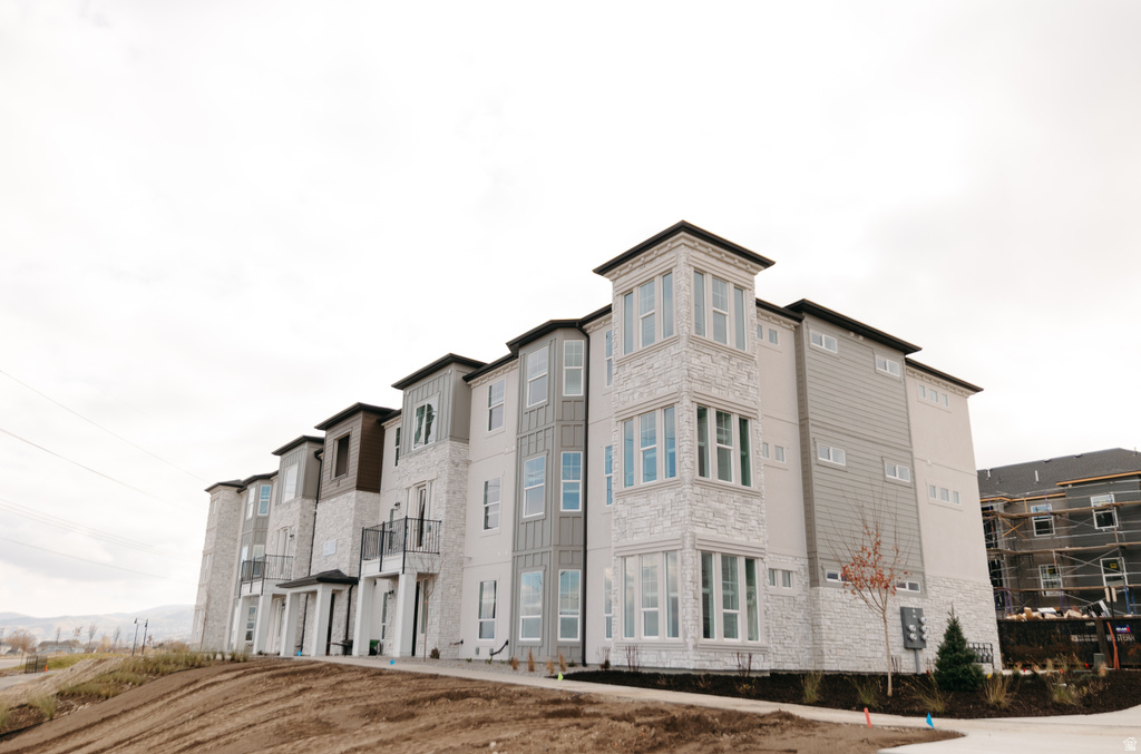 12778 S PINNACLE PEAK LN #F303 Herriman, UT 84096