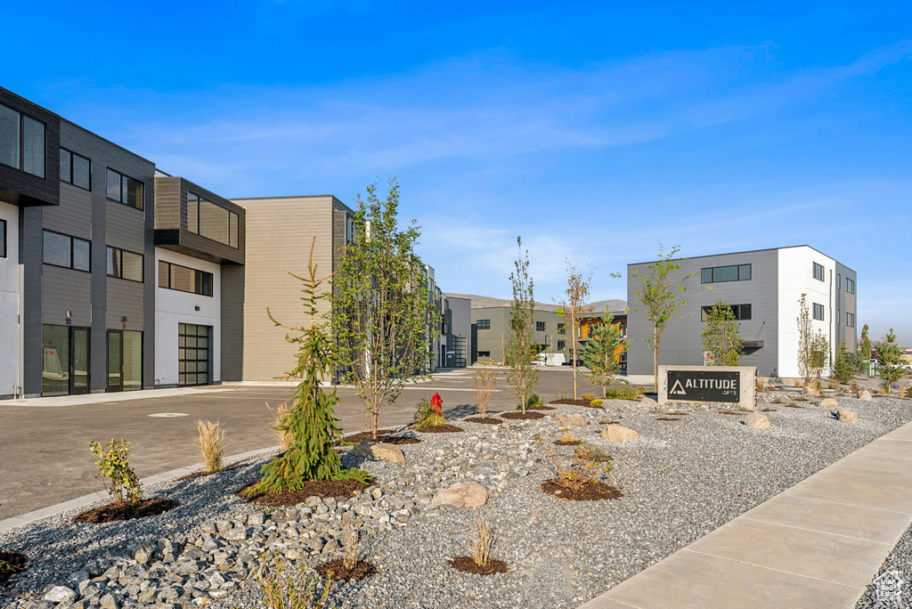 Photo 5 for MLS #2107237 at 4123 N Forestdale Dr #9