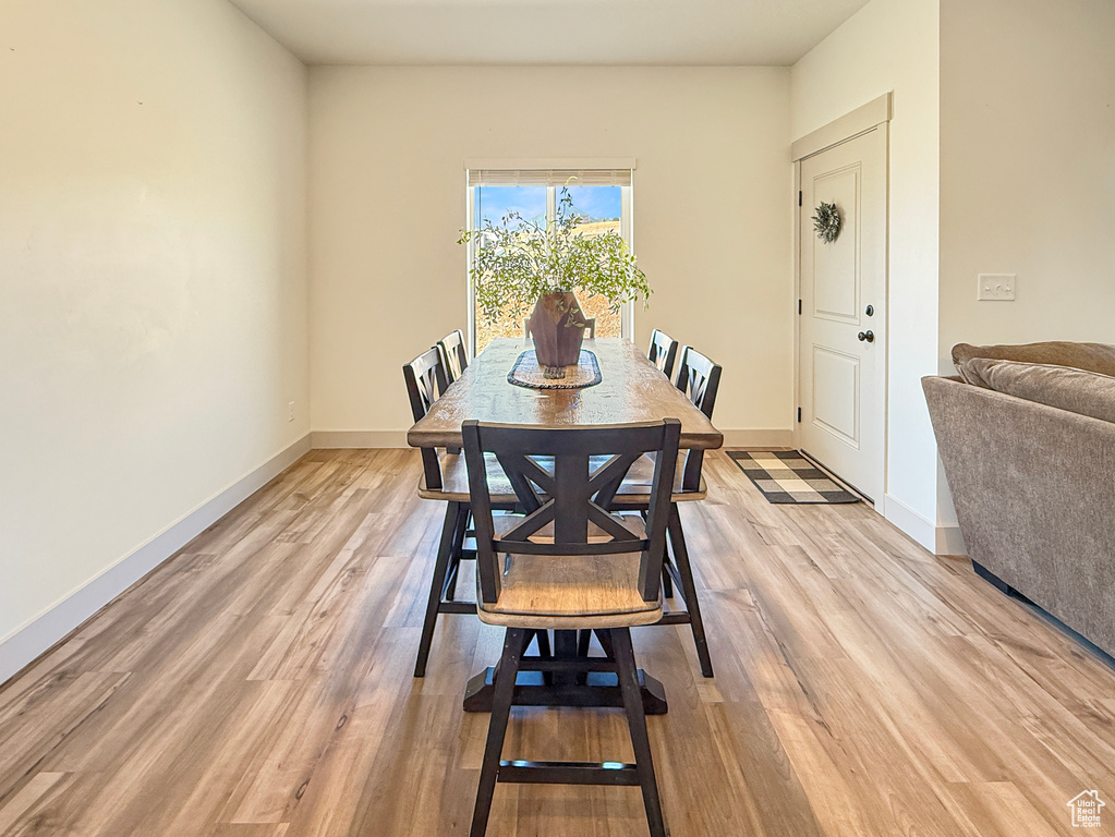 Photo 12 for MLS #2107238 at 844 W Powderwood Ln