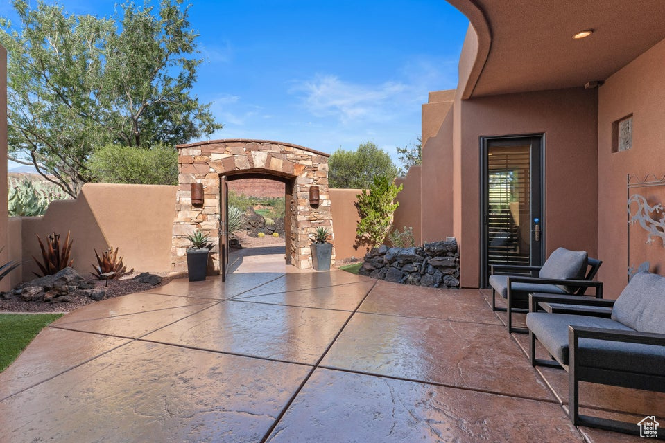 Photo 4 for MLS #2107250 at 2763 N Chaco Trl