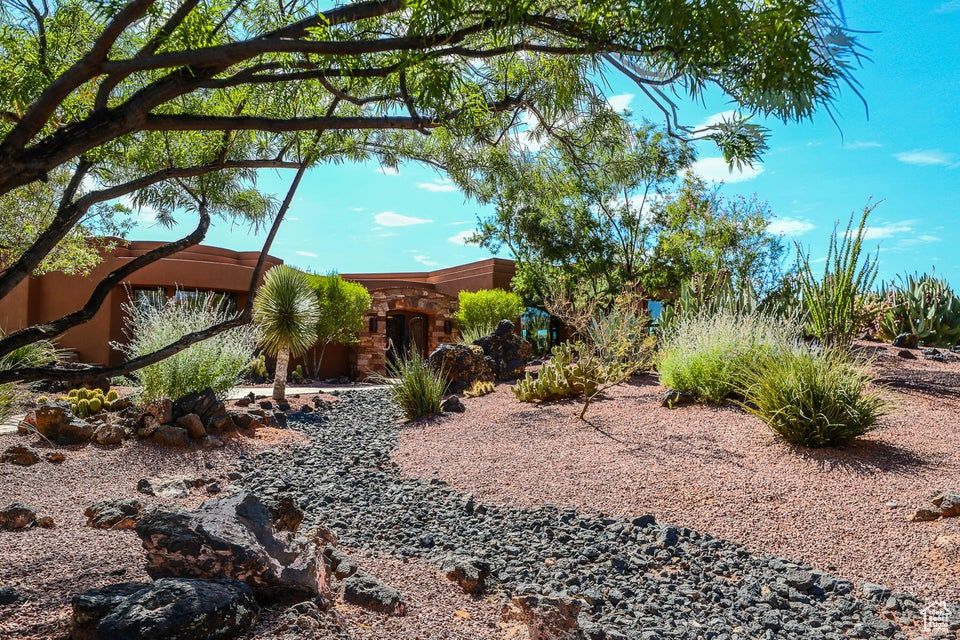Photo 3 for MLS #2107250 at 2763 N Chaco Trl