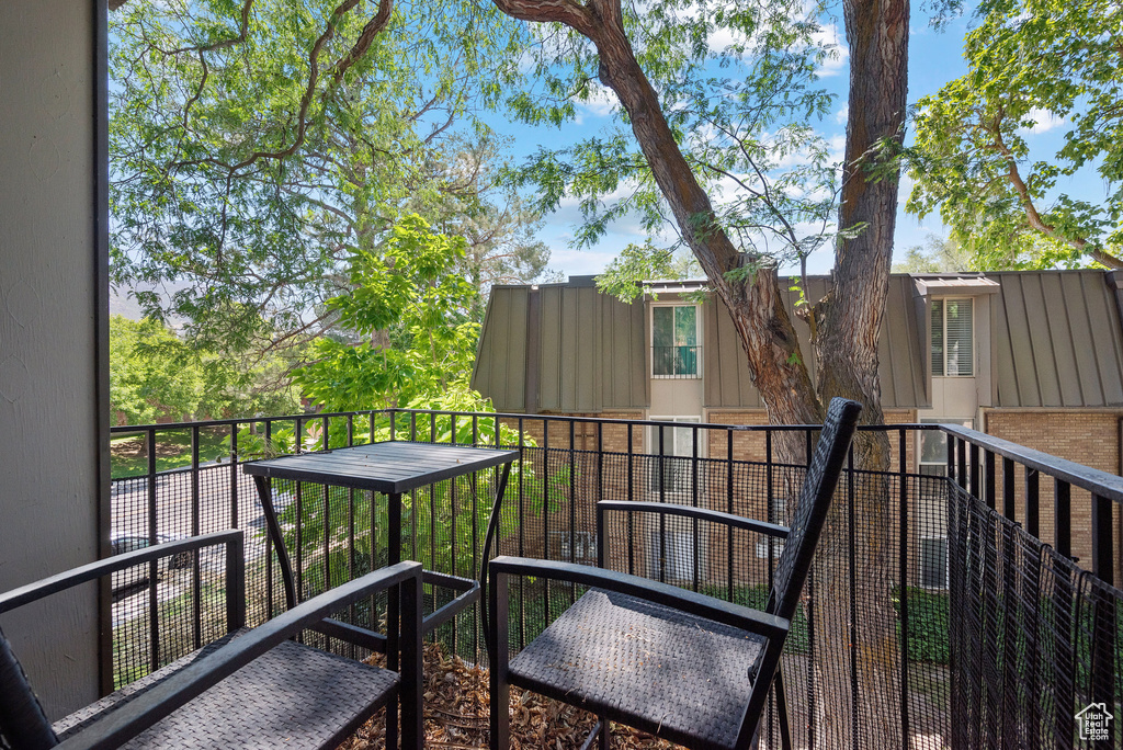 4852 S HIGHLAND CIR #6 Holladay, UT 84117