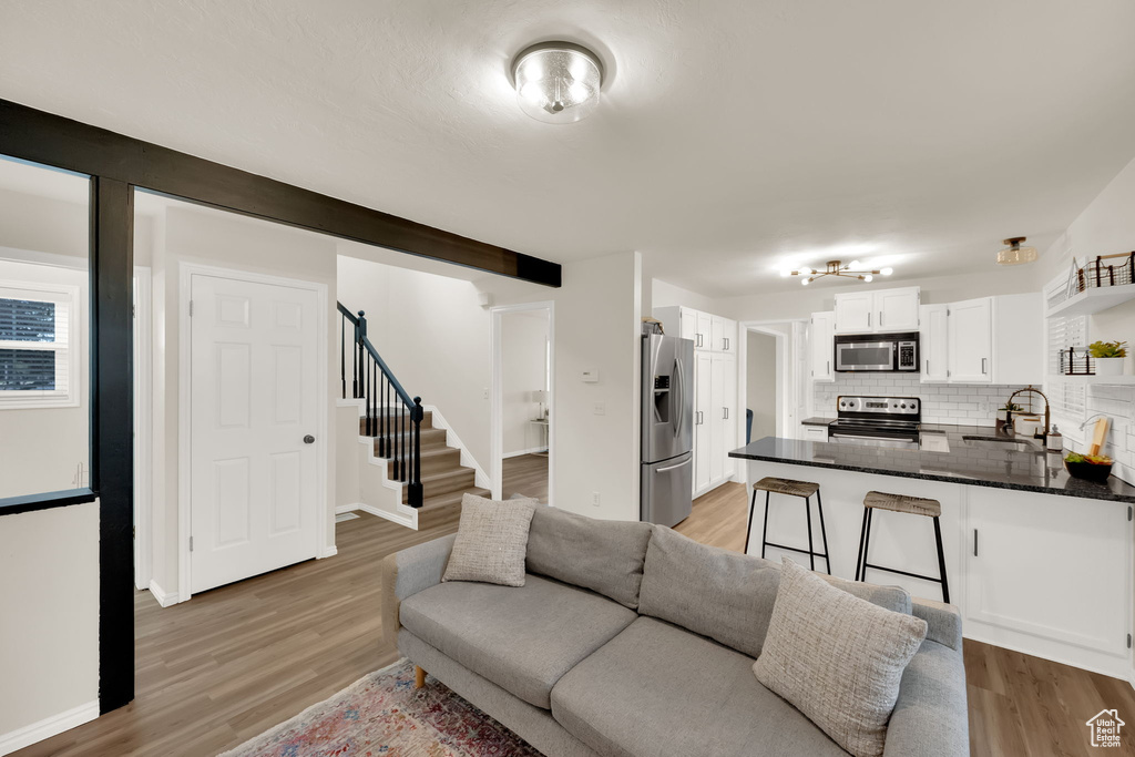 9688 S 1700 E Sandy, UT 84092