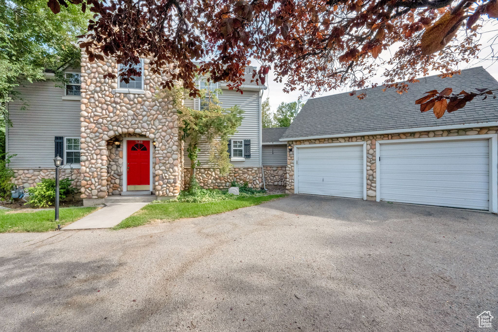 9688 S 1700 E Sandy, UT 84092