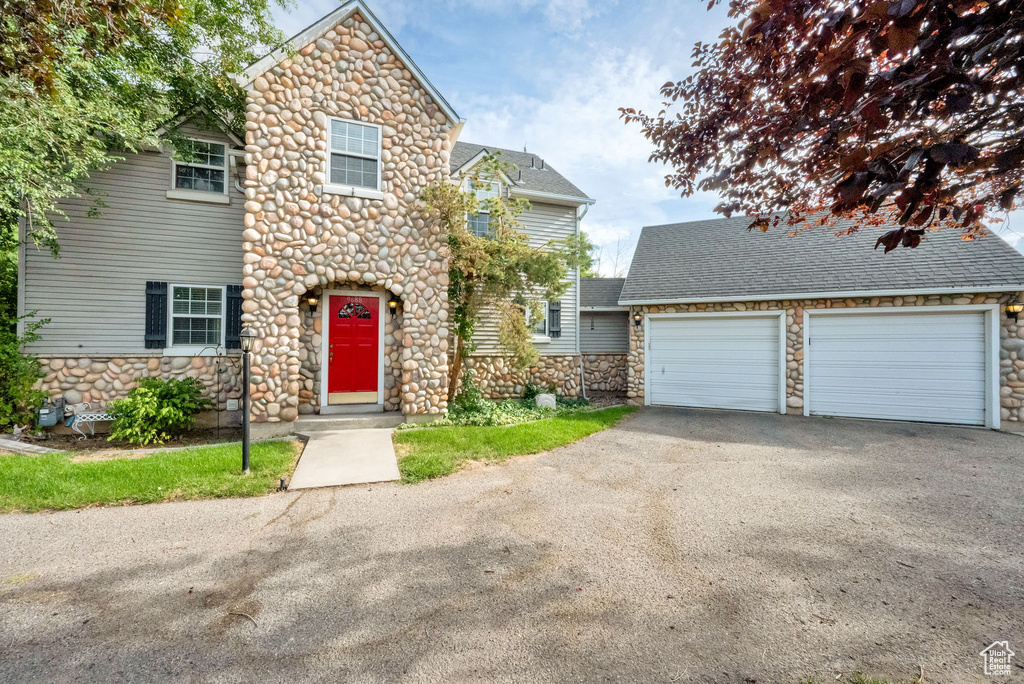 9688 S 1700 E Sandy, UT 84092