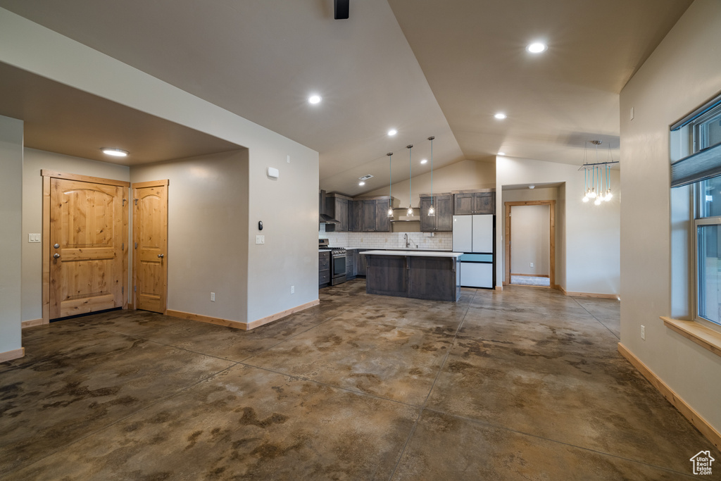 Photo 12 for MLS #2107294 at 812 N Palisade Dr