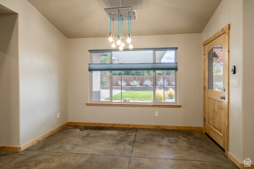Photo 11 for MLS #2107294 at 812 N Palisade Dr