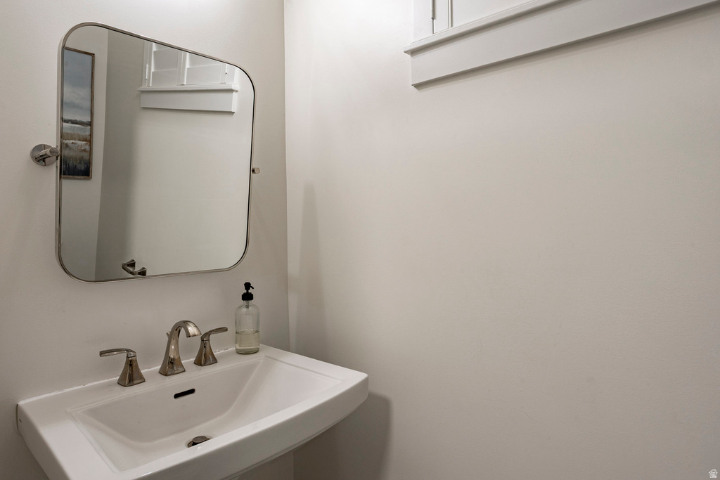 575 S 1450 W Farmington, UT 84025