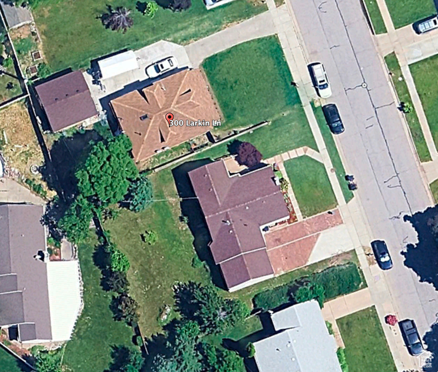 300 S LARKIN LN Kaysville, UT 84037