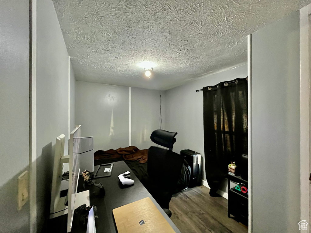 Photo 5 for MLS #2107316 at 900 Century Dr #4
