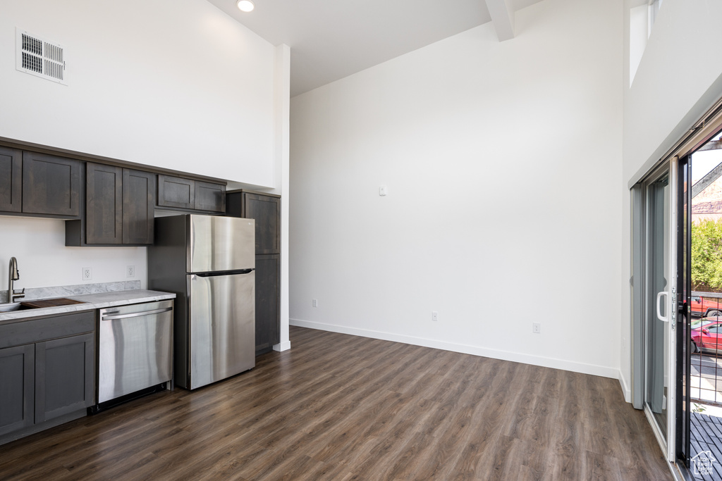443 KANE CREEK BLVD #B214 Moab, UT 84532