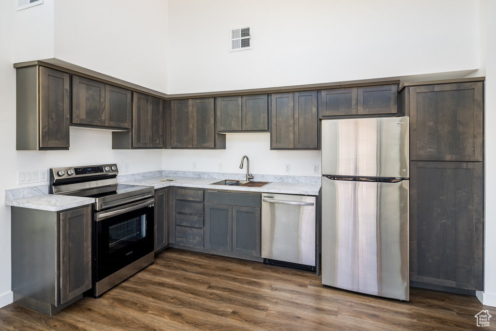 443 KANE CREEK BLVD #B214 Moab, UT 84532