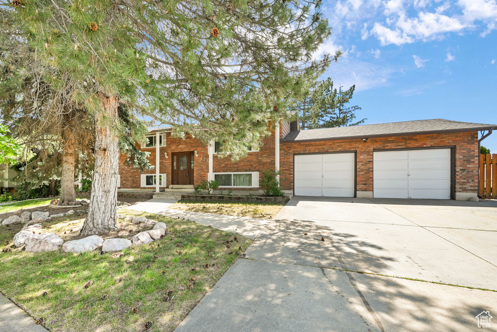 Photo 3 for MLS #2107329 at 1705 W 4575 South