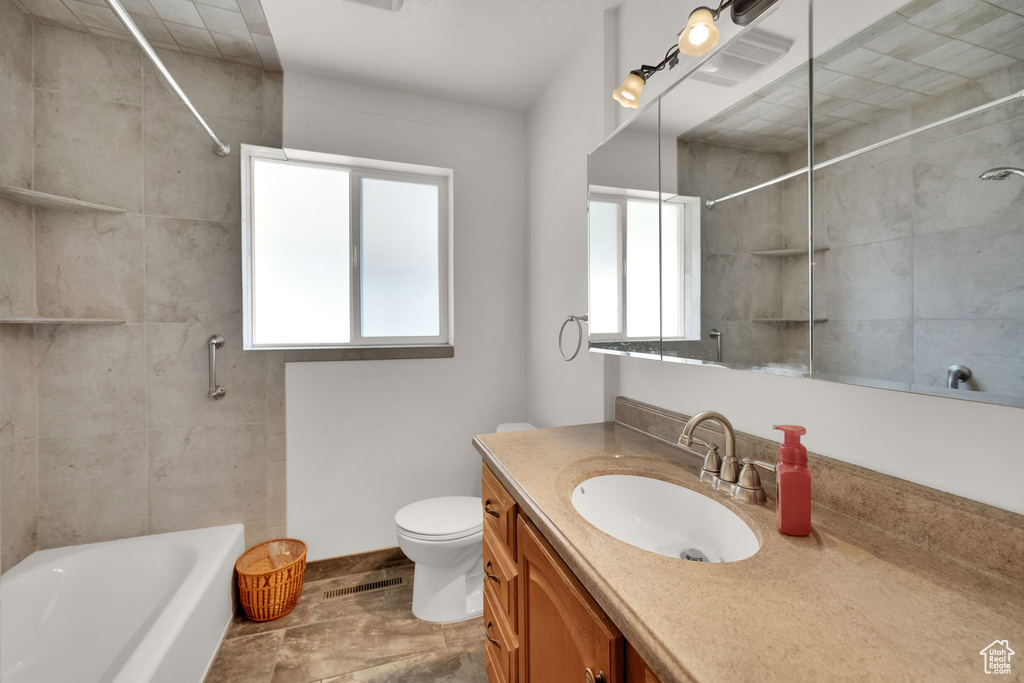 Photo 13 for MLS #2107344 at 304 E 1250 North