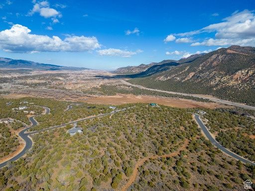 2754  OVERLOOK DR New Harmony, UT 84757