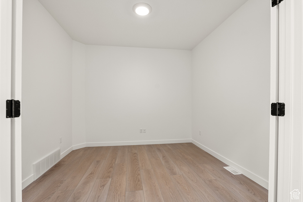 Photo 5 for MLS #2107353 at 218 N Husker Ln