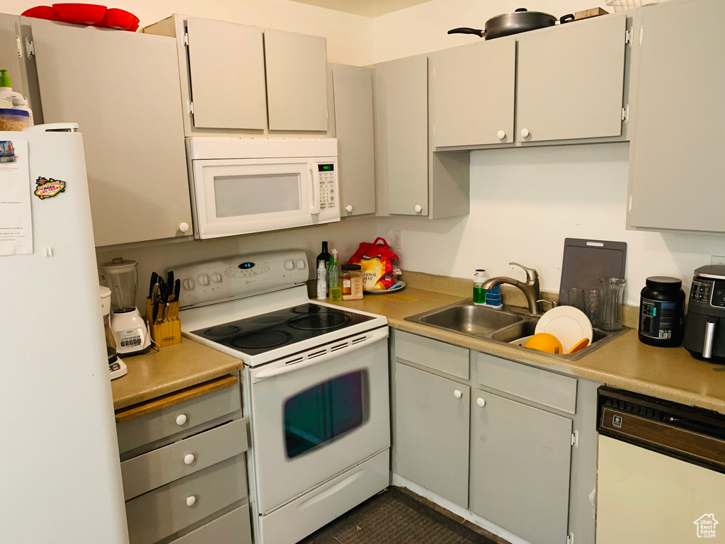 4632 S ARLINGTON PARK DR West Valley City, UT 84120