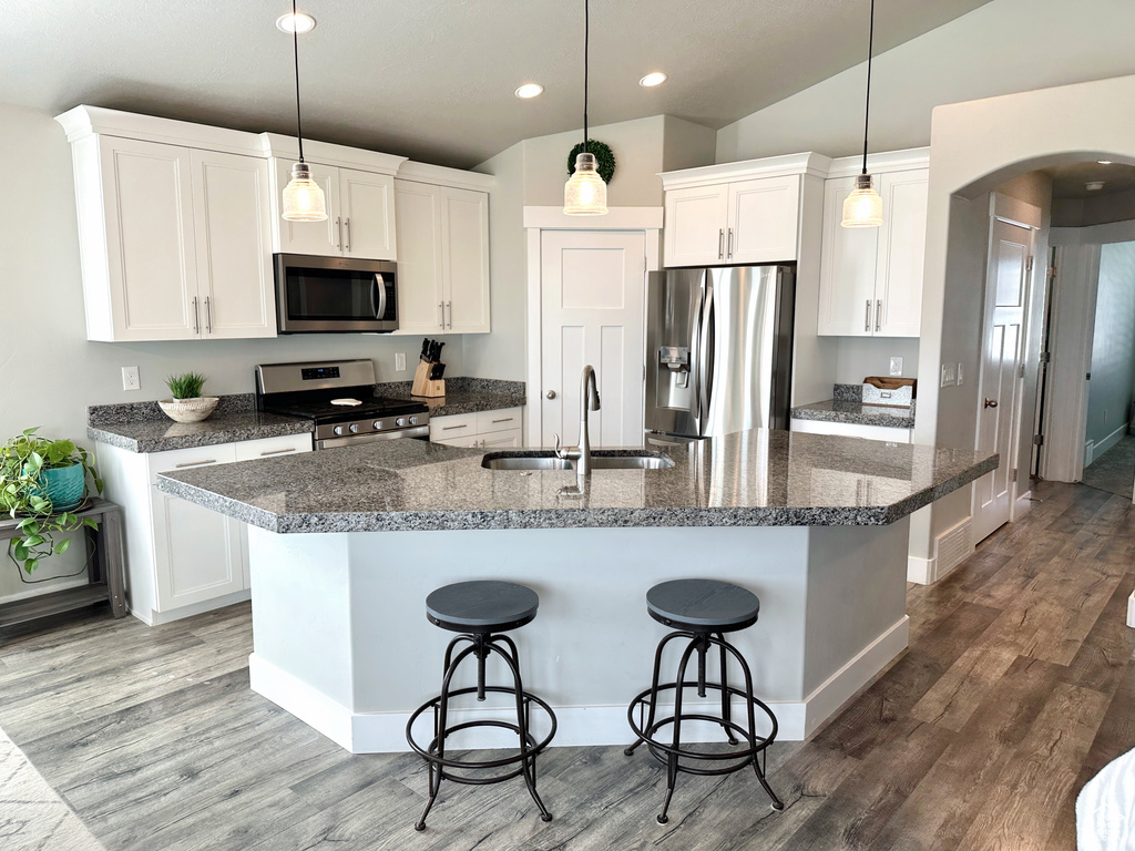 Photo 5 for MLS #2107401 at 278 E Briarwood Ln