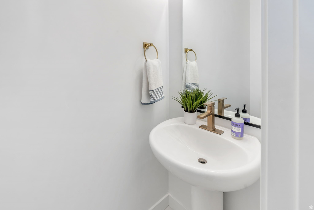 11348 S SILVER POND DR South Jordan, UT 84009