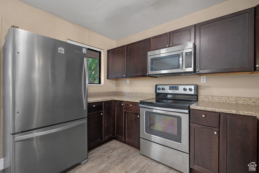 Photo 9 for MLS #2107434 at 665 Homestead Blvd