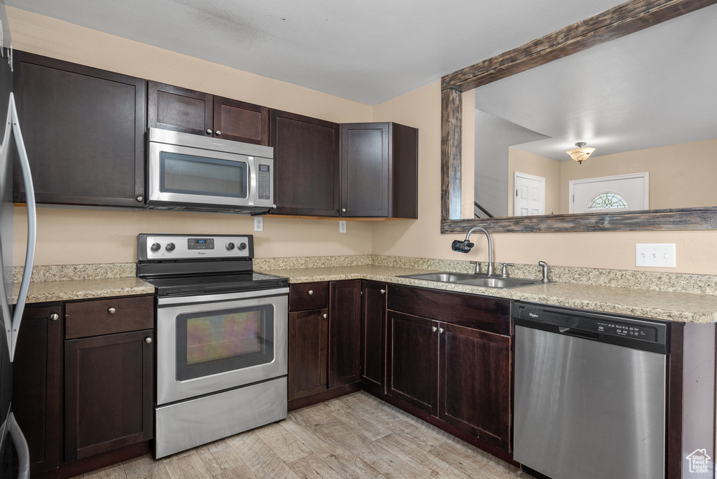 Photo 10 for MLS #2107434 at 665 Homestead Blvd