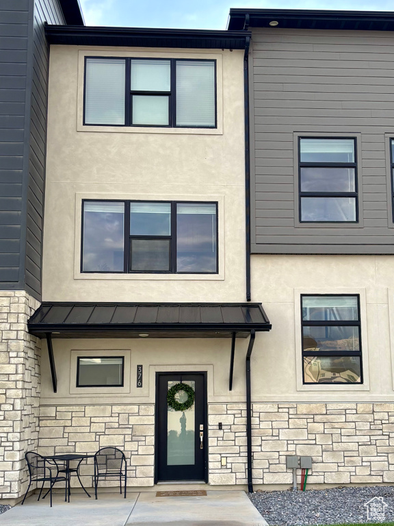 Photo 3 for MLS #2107436 at 376 S 700 West
