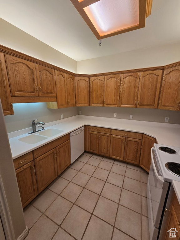Photo 6 for MLS #2107459 at 11035 S Grapevine Cv #204