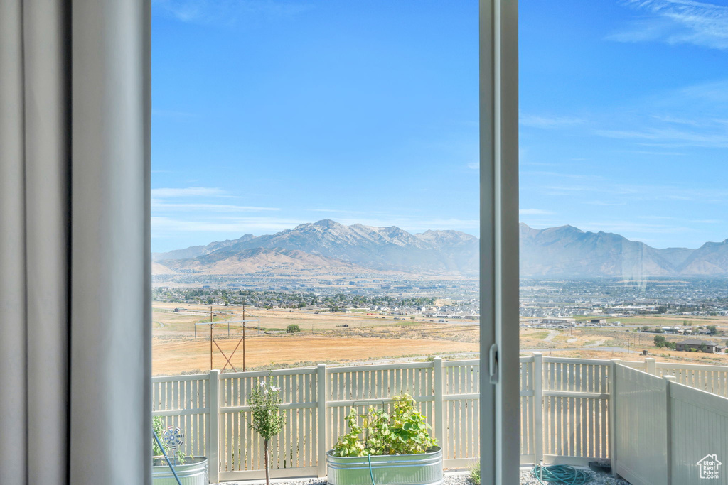Photo 8 for MLS #2107466 at 1052 N Highpass Dr