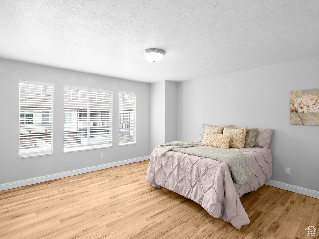 Photo 9 for MLS #2107468 at 234 W Leah Cir