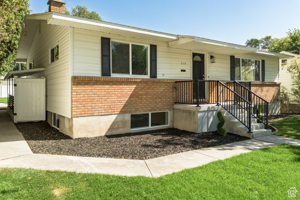 315 JACKSON ST American Falls, ID 83211