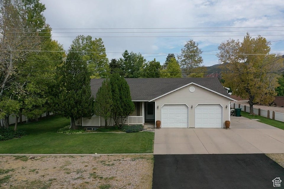 Photo 2 for MLS #2107557 at 390 N 200 West