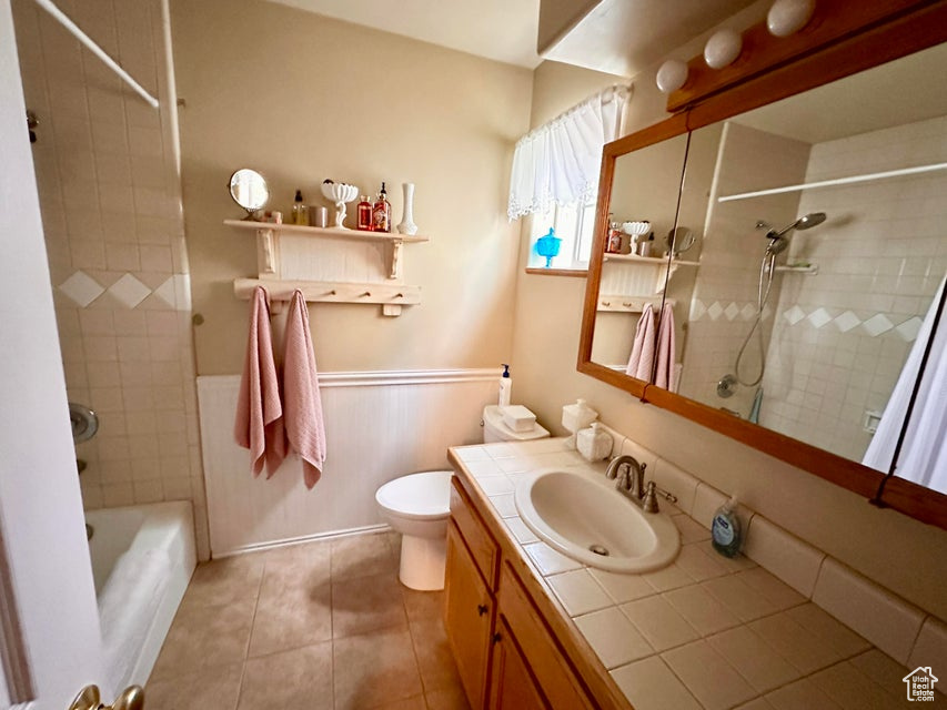 Photo 14 for MLS #2107557 at 390 N 200 West