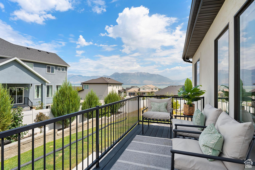 3727 S LARKSPUR CIR Saratoga Springs, UT 84045