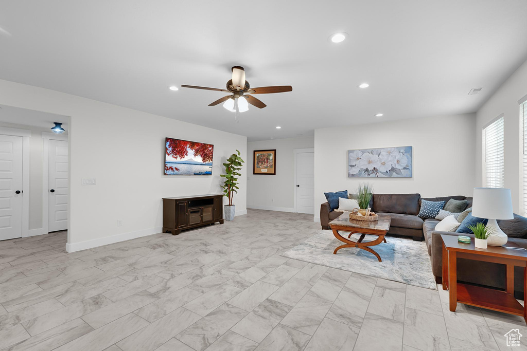 3727 S LARKSPUR CIR Saratoga Springs, UT 84045