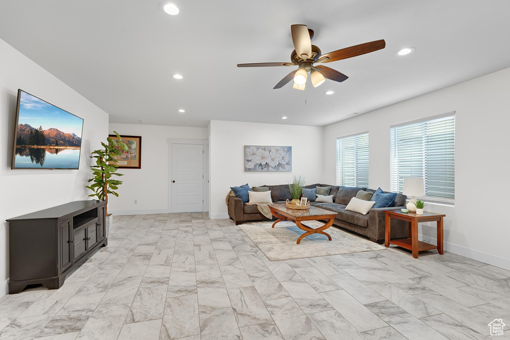 3727 S LARKSPUR CIR Saratoga Springs, UT 84045