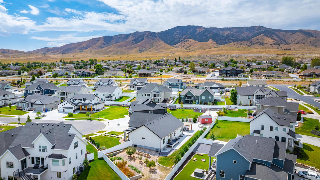 3727 S LARKSPUR CIR Saratoga Springs, UT 84045