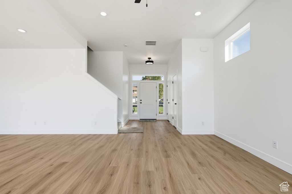 Photo 5 for MLS #2107605 at 727 S Robison Ln