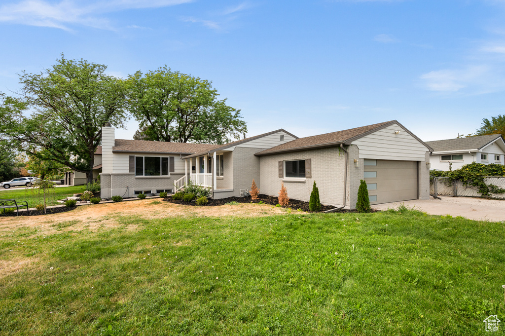 Photo 2 for MLS #2107638 at 1371 E Skyview Dr