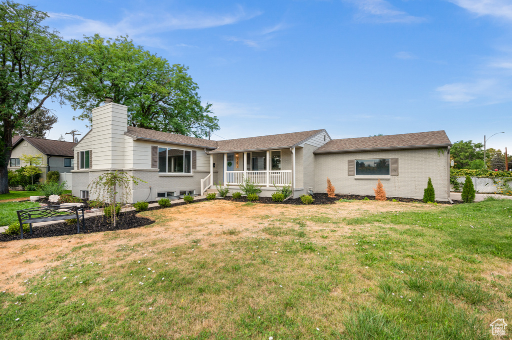 Photo 3 for MLS #2107638 at 1371 E Skyview Dr