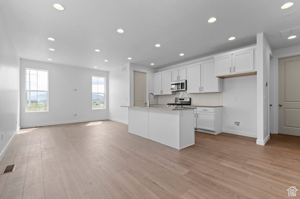 3987 W RED CLOVER DR Lehi, UT 84048