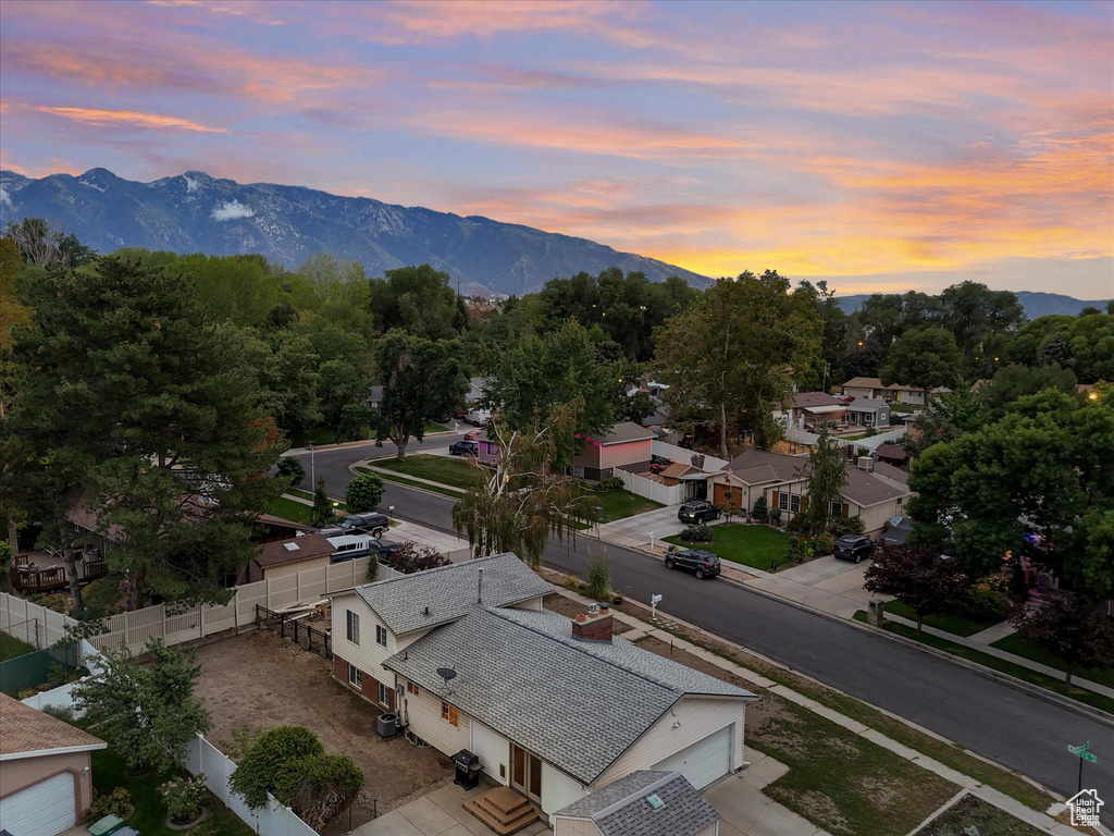 887 E CHARIOT DR Sandy, UT 84094
