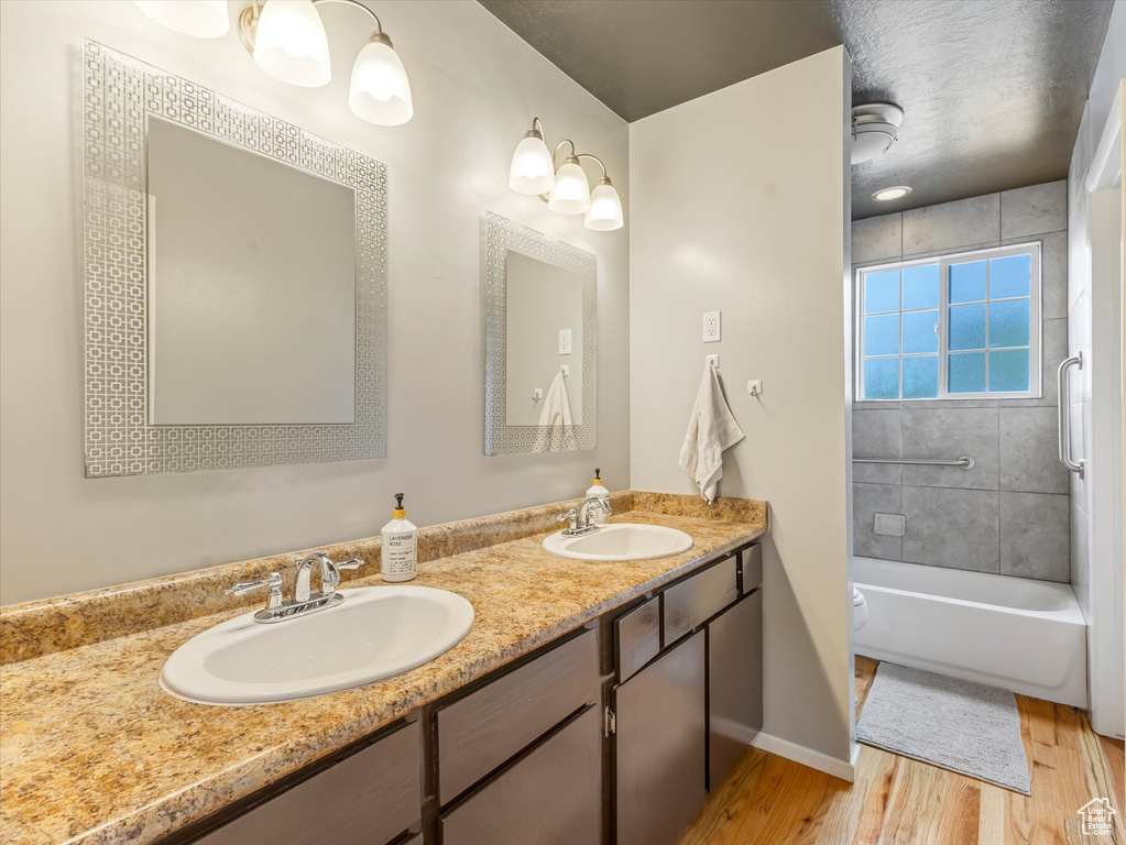 887 E CHARIOT DR Sandy, UT 84094