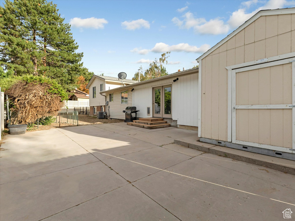 887 E CHARIOT DR Sandy, UT 84094