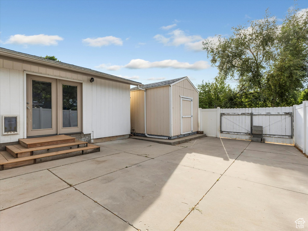 887 E CHARIOT DR Sandy, UT 84094