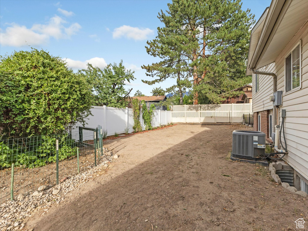 887 E CHARIOT DR Sandy, UT 84094