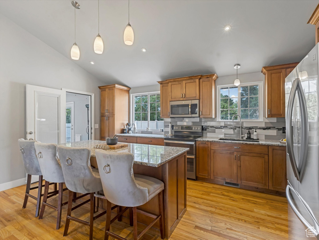 887 E CHARIOT DR Sandy, UT 84094