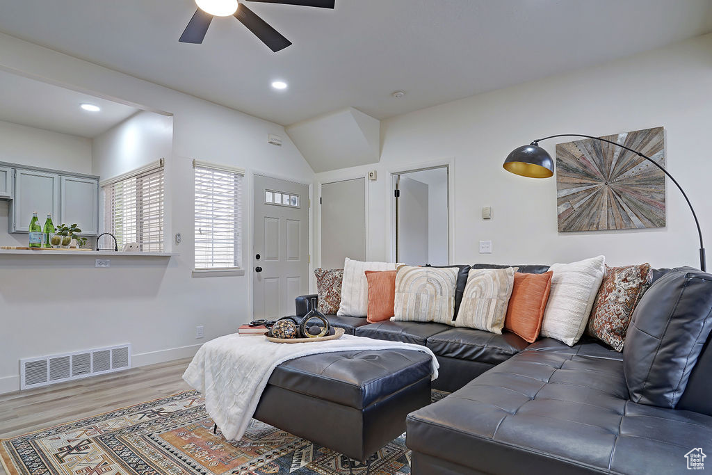 Photo 8 for MLS #2107664 at 1334 W Portside Way