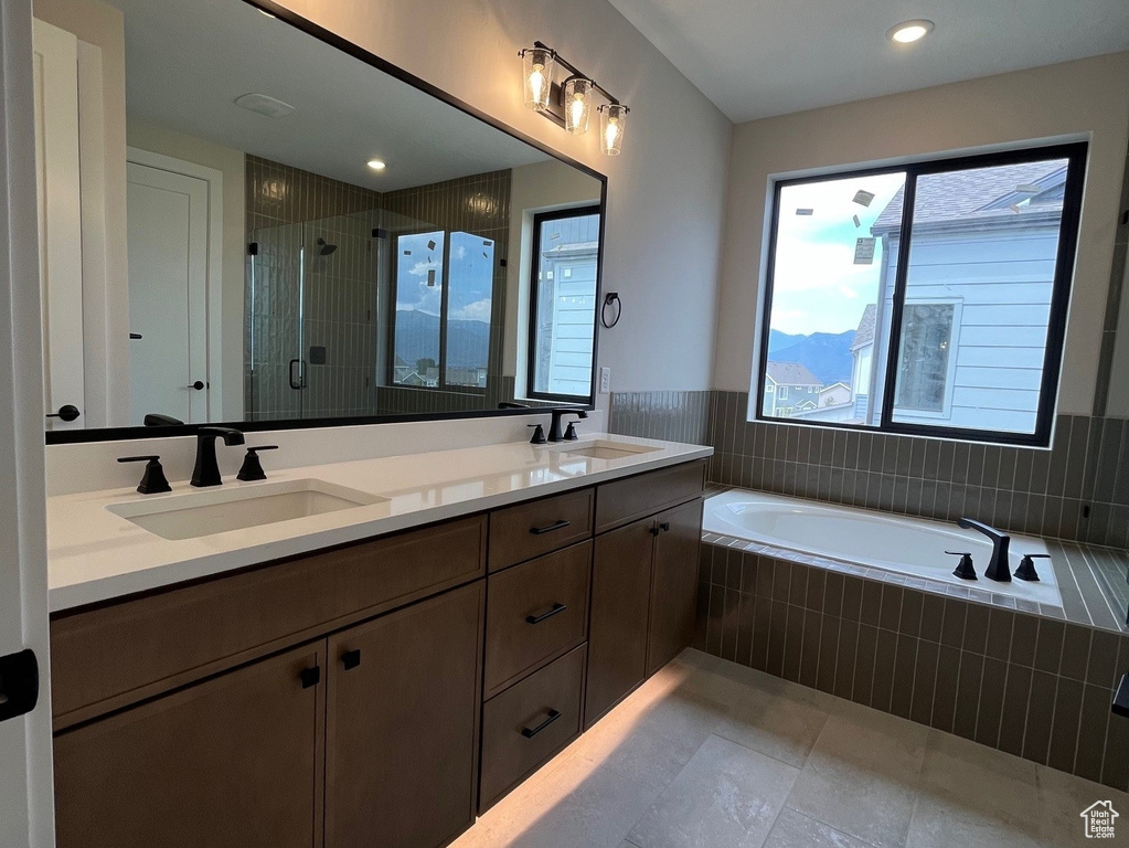 Photo 8 for MLS #2107679 at 2752 E Hayloft Ln #210